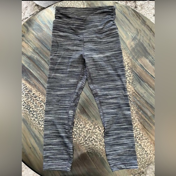 Lululemon align slight cropped leggings sz 6 heathered stripe *black gray white* - Picture 3 of 9